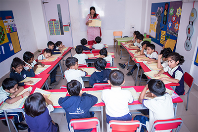 class room with children and teacher